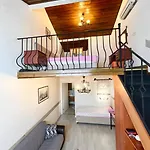 Beachwood Hotel *